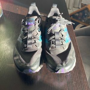 black new balance shoes